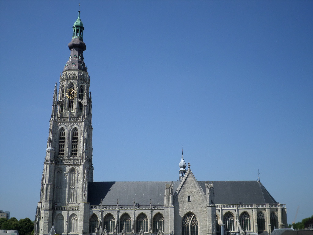 onze lieve vrouwenkerk in Breda, deze kom je tegen wanneer je verhuist naar Breda